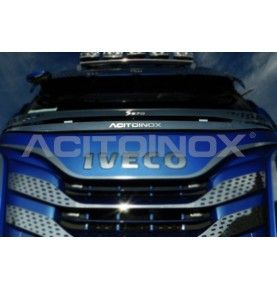 Habillage supérieur de calandre iveco