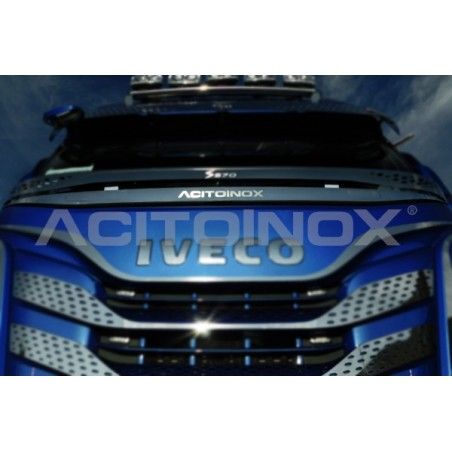 Habillage supérieur de calandre iveco