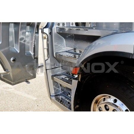 Habillage inox marche pied MERCEDES MP4/5 ACITOINOX