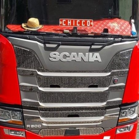 Habillage inox "nid d'abeille" de calandre pour SCANIA NG