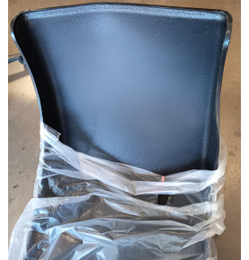 Aile thermoplastique abîmée avec méplat 700 x 1250 x 620 mm