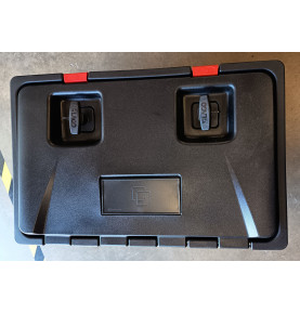 Coffre à outils plastique VISION abîmé