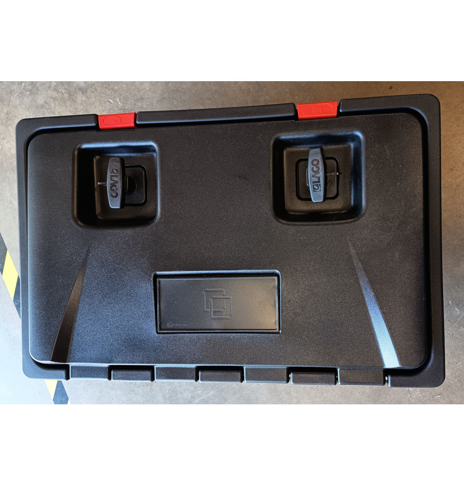 Coffre à outils plastique VISION abîmé