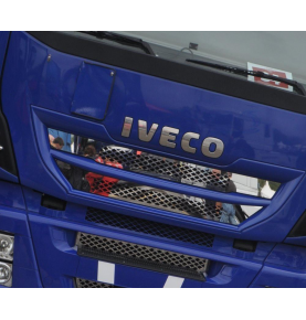 Habillage de calandre nid d'abeille pour IVECO STRALIS HIWAY