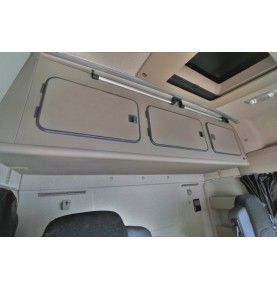 Placard 3 portes pour MERCEDES ACTROS MP4 (Stream Space 2.3)