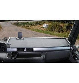 Tablette XXL avec emplacement téléphone portable pour MAN TGX (cabine large)