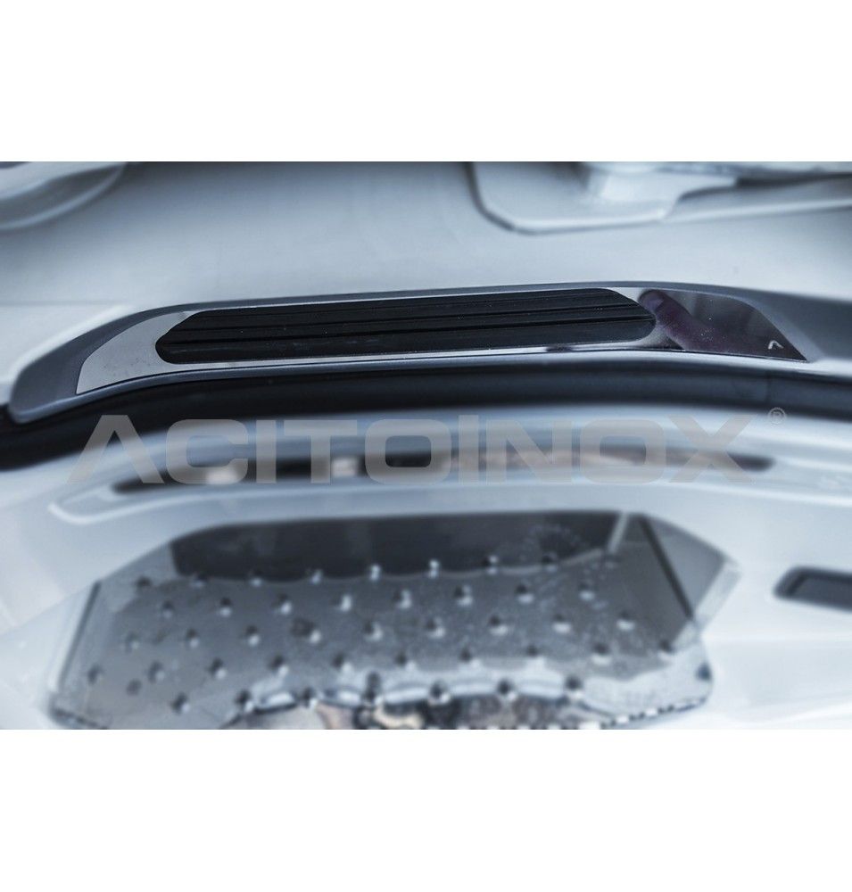 Habillage inox seuil de cabine pour SCANIA NGR/S ACITOINOX