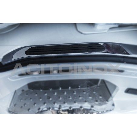 Habillage inox seuil de cabine pour SCANIA NGR/S ACITOINOX