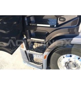 Habillage inox marche pied personnalisable ACITOINOX pour SCANIA NG S