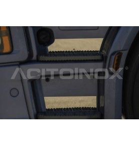 Habillage inox marches ACITOINOX pour SCANIA NG S