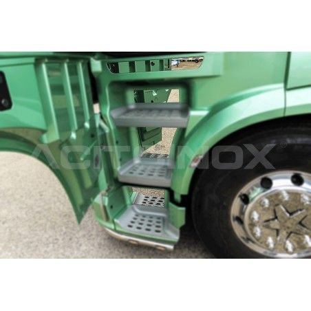 Habillage inox intérieur de marches ACITOINOX DAF XF 106