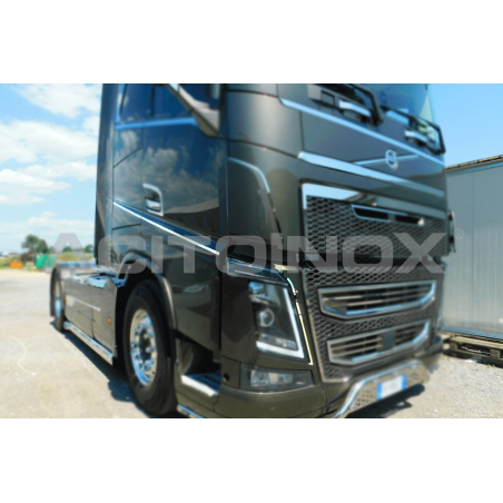Contour inox feux et portières ACITOINOX VOLVO FH4